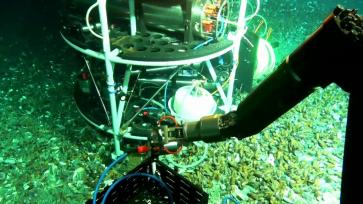 “探索二号”返航 “深海勇士”号完成第500次下潜