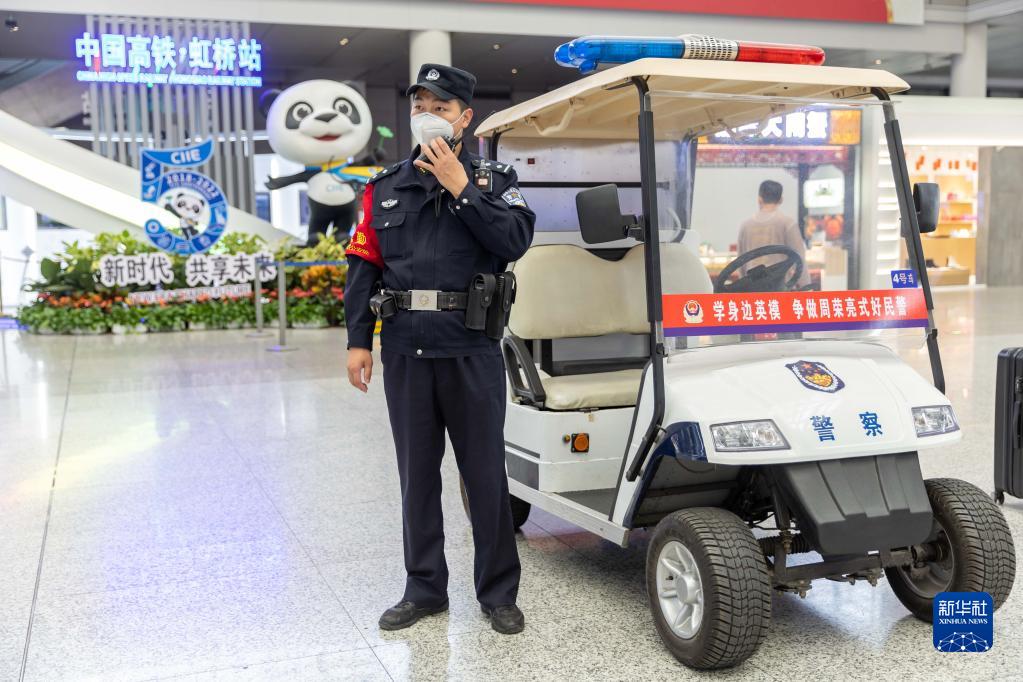 上海虹桥火车站做好迎进博服务准备工作