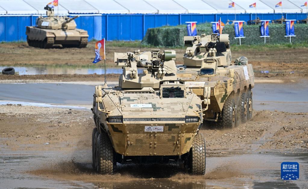 中国航展举行地面装备动态展示