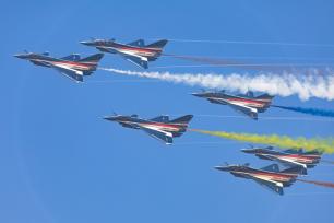 2022珠海航展观众日第三天 精彩飞行表演亮相