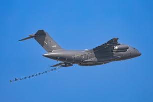 2022珠海航展观众日第三天 精彩飞行表演亮相