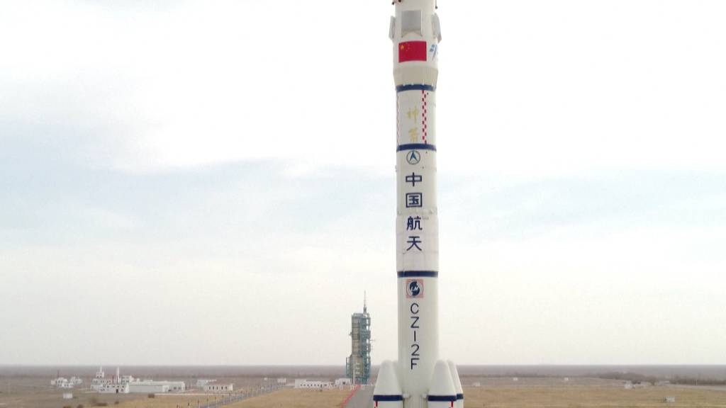 
广州中山一院黄牛代挂号电话票贩子号贩子网上预约挂号,住院检查加快,神舟十五号船箭组合体完成转运 将择机发射