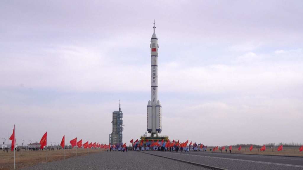 
广州中山一院黄牛代挂号电话票贩子号贩子网上预约挂号,住院检查加快,神舟十五号船箭组合体完成转运 将择机发射