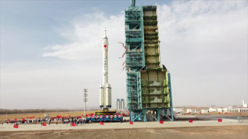 神舟十五号船箭组合体完成转运 将择机发射