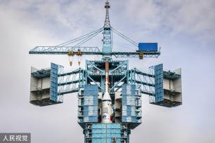 神舟十五号船箭组合体完成转运 将择机发射