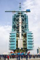 神舟十五号船箭组合体完成转运 将择机发射