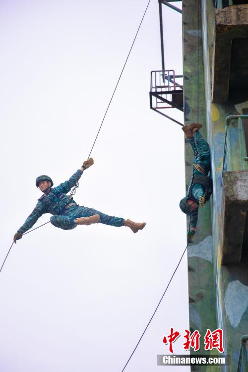 
南京鼓楼医院黄牛代挂号电话票贩子号贩子网上预约挂号,住院检查加快,武警广西总队桂林支队开展多课目训练锻造特战尖兵