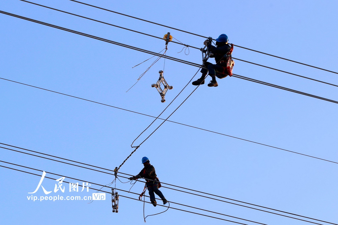 
北大口腔医院黄牛代挂号电话票贩子号贩子网上预约挂号,住院检查加快,宁夏吴忠：“电力蜘蛛人”高空作业忙