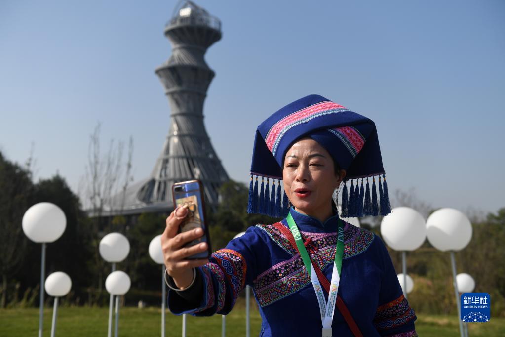 广西河池：多彩风情引客来