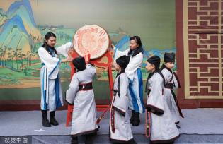 广西融安一小学举行传统“开笔礼”仪式