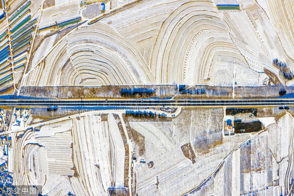 大连：辽南大地降瑞雪 乡村田野银装素裹