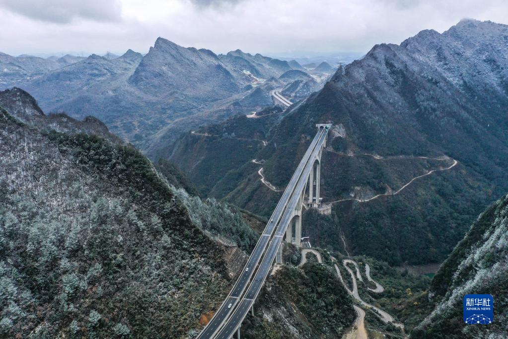 贵黄高速连接线甘溪特大桥建成通车