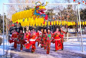 关东大院击鼓祈福 游客沈阳鸟岛体验民俗项目