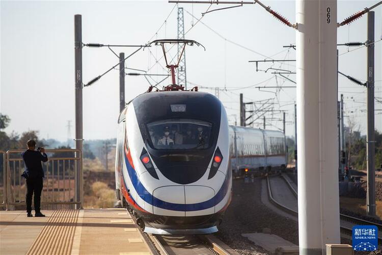 鲲鹏展翅九万里——以习近平同志为核心的党中央引领中华民族迈向伟大复兴述评