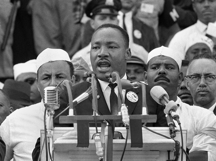 1963年8月28日，馬丁·路德·金在林肯紀念堂前發表了著名演講《我有一個夢想》。（圖源：視覺中國）_副本.jpg