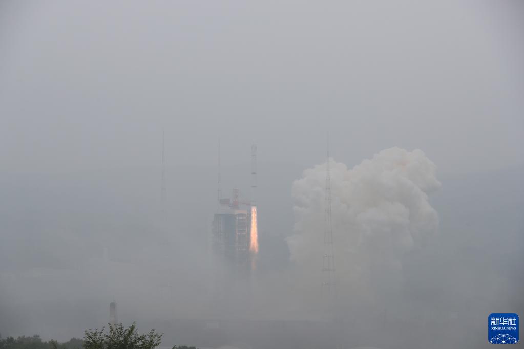 我国成功发射四维03/04卫星