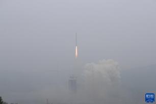 我国成功发射四维03/04卫星