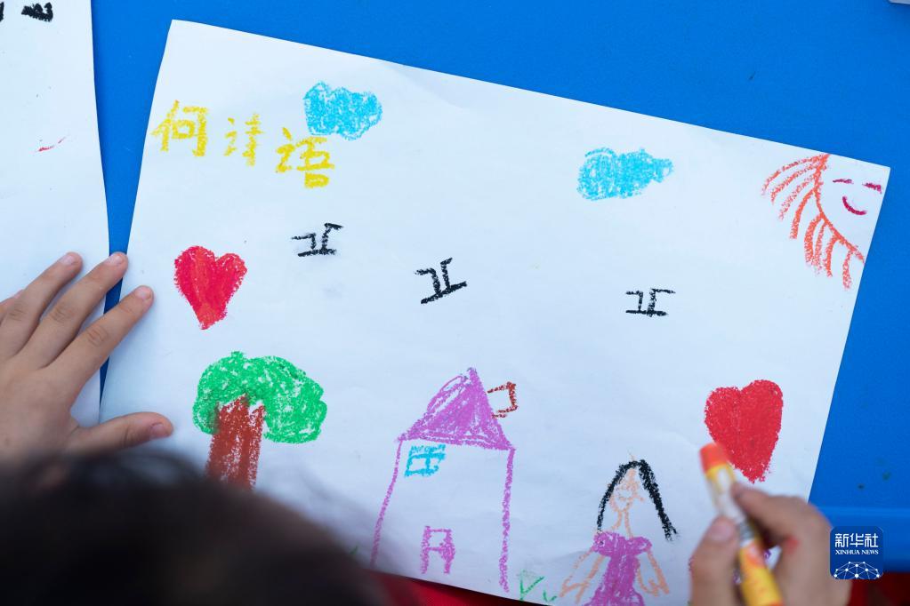 临时安置点里的孩子们