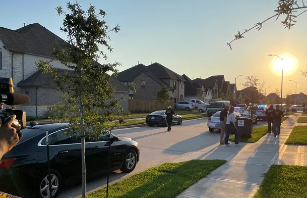 1663976898268604.png 2.png