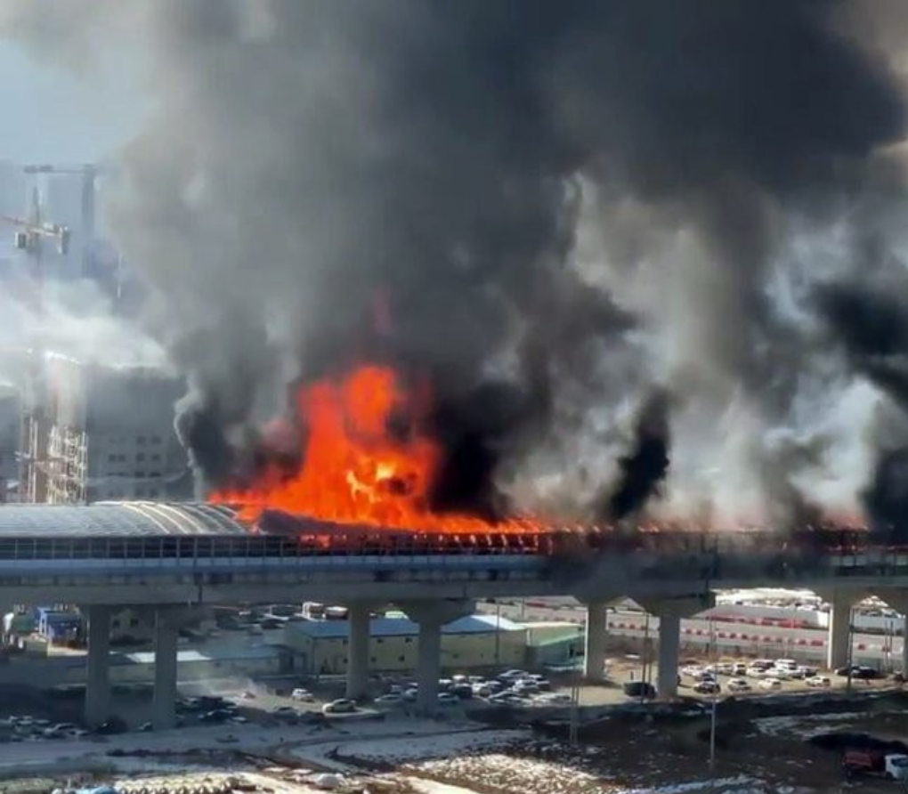 韩国高速公路突发大火：至少6死29伤 数百米路段被火吞噬