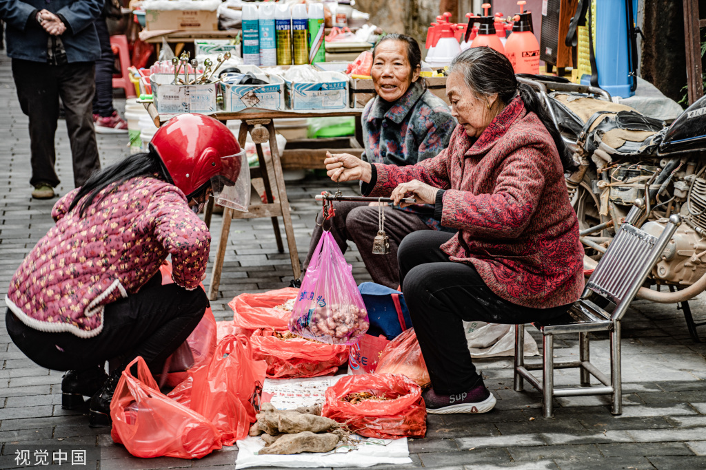 
浙江医院黄牛代挂号电话票贩子号贩子网上预约挂号,住院检查加快,农村大集燃起人间烟火 红红火火充满年味