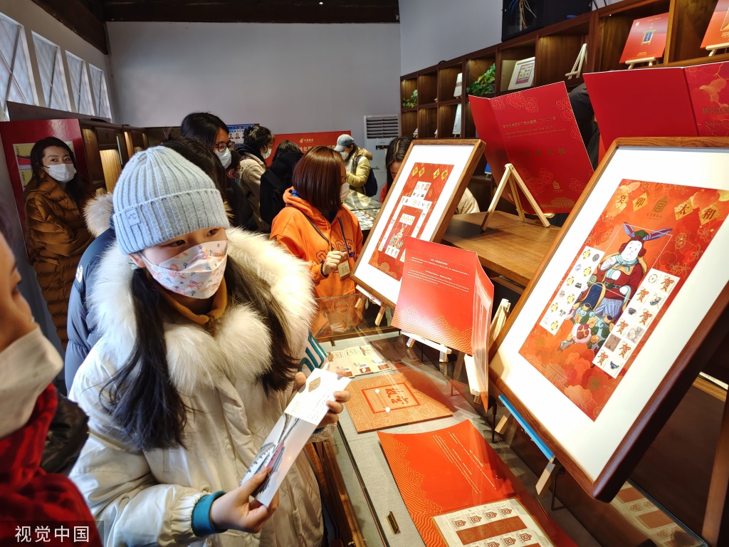 故宫邮局落户紫禁城 开业首日迎来大量游客