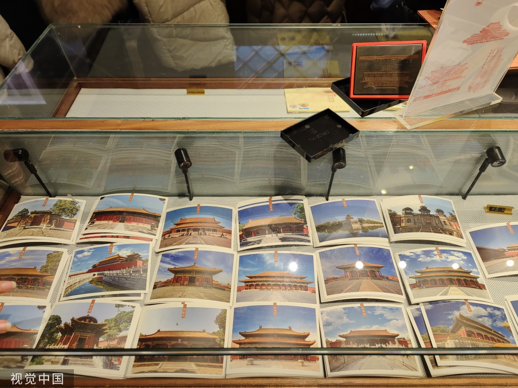 故宫邮局落户紫禁城 开业首日迎来大量游客