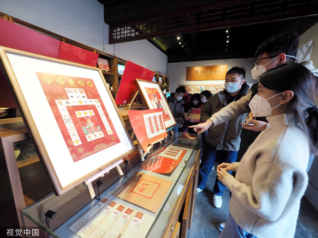 故宫邮局落户紫禁城 开业首日迎来大量游客