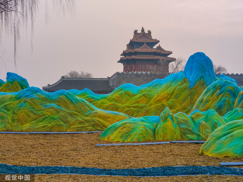 北京：故宫角楼造景“千里江山图”色彩绚丽