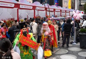 深圳迎春花市开幕 花香带出浓浓“烟火气”