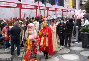 深圳迎春花市开幕 花香带出浓浓“烟火气”