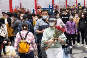 深圳迎春花市开幕 花香带出浓浓“烟火气”