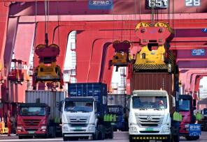 山东港口青岛港：大干迎新春 力夺“开门红”