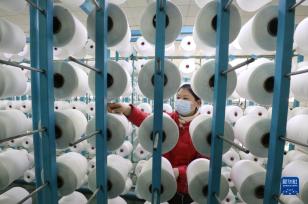 河北晋州：纺织企业节后赶制订单忙
