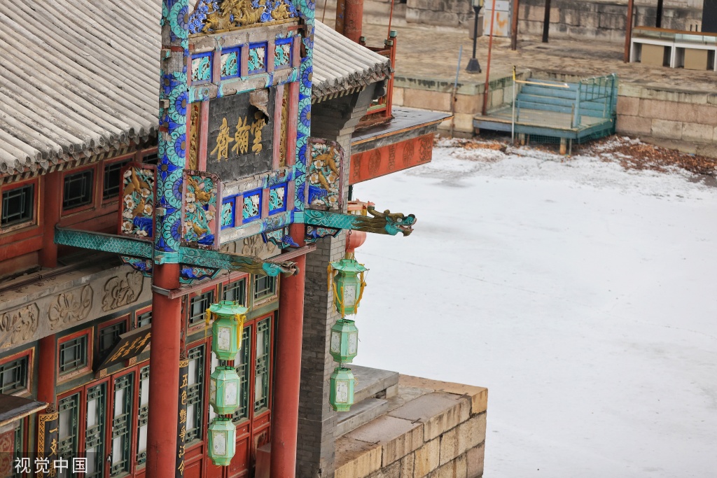 北京迎来降雪天气 颐和园琼楼玉宇分外静谧