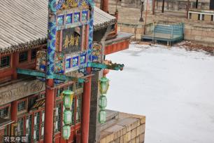 北京迎来降雪天气 颐和园琼楼玉宇分外静谧