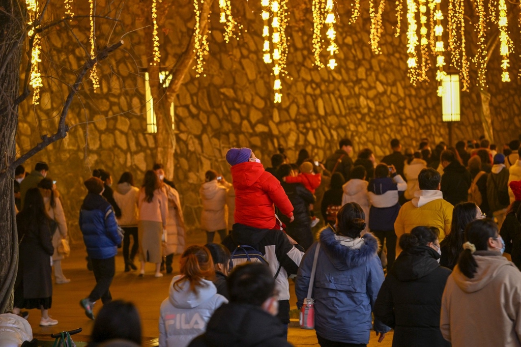 
广东省人民医院黄牛代挂号电话票贩子号贩子网上预约挂号,住院检查加快,西安大唐不夜城迎节后首个周末 多项表演恢复