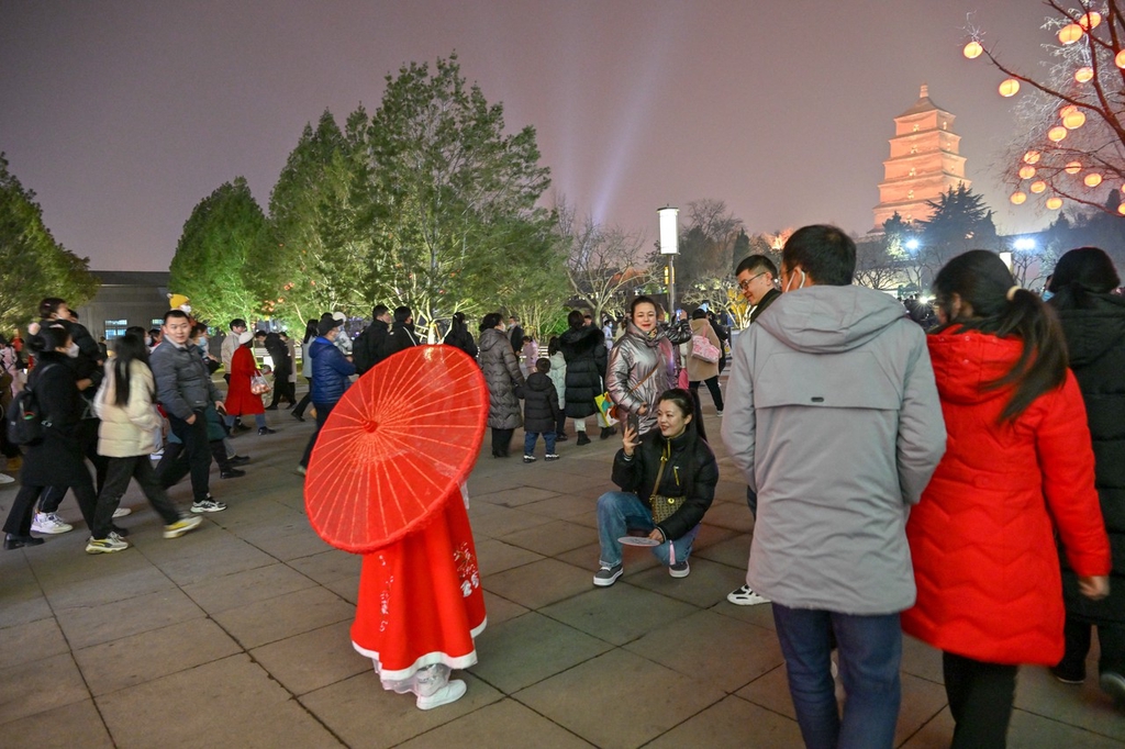 
广东省人民医院黄牛代挂号电话票贩子号贩子网上预约挂号,住院检查加快,西安大唐不夜城迎节后首个周末 多项表演恢复