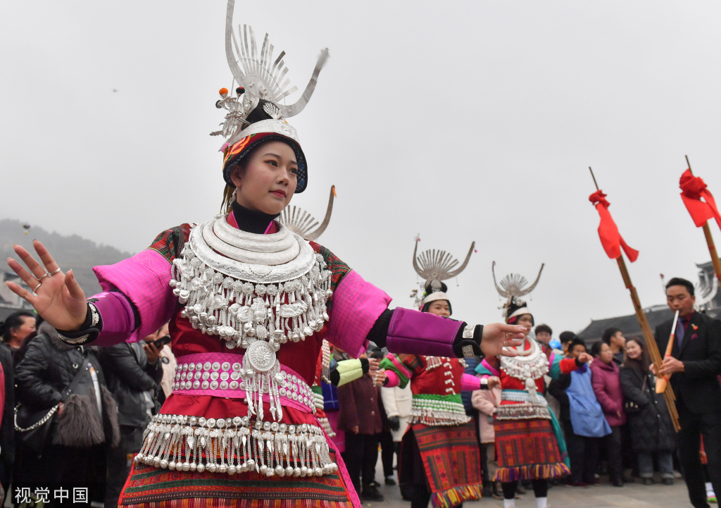 贵州盛大民间芦笙会举行 苗族同胞身着特色民族服饰