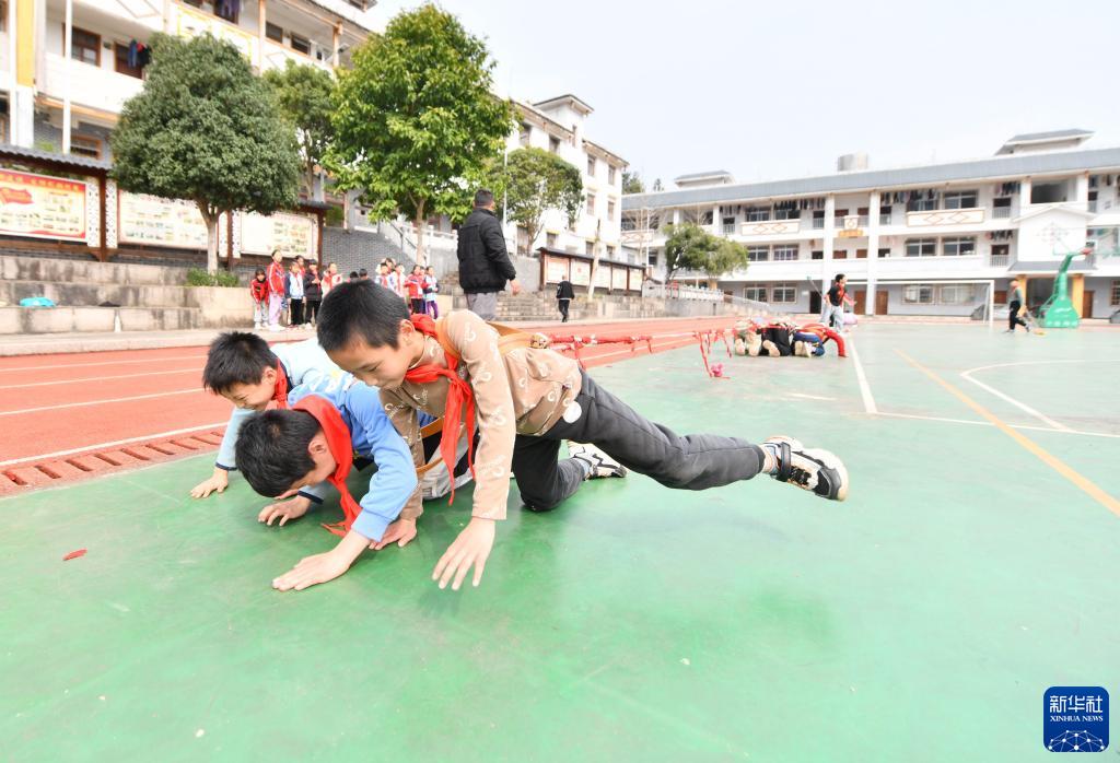 广西梧州：民族传统体育项目进校园