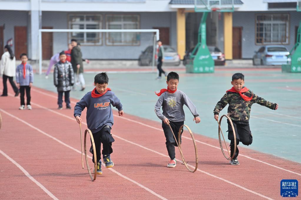 广西梧州：民族传统体育项目进校园