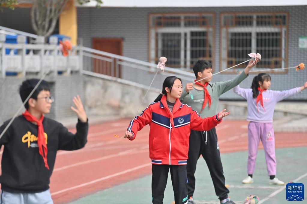 广西梧州：民族传统体育项目进校园