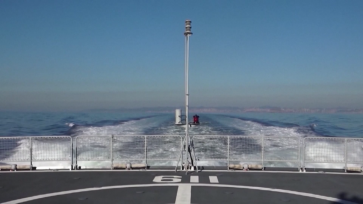 贵阳舰开展多课目全要素实弹射击训练