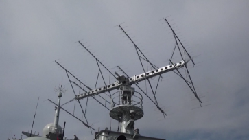 贵阳舰开展多课目全要素实弹射击训练