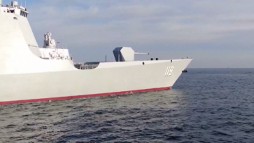 贵阳舰开展多课目全要素实弹射击训练