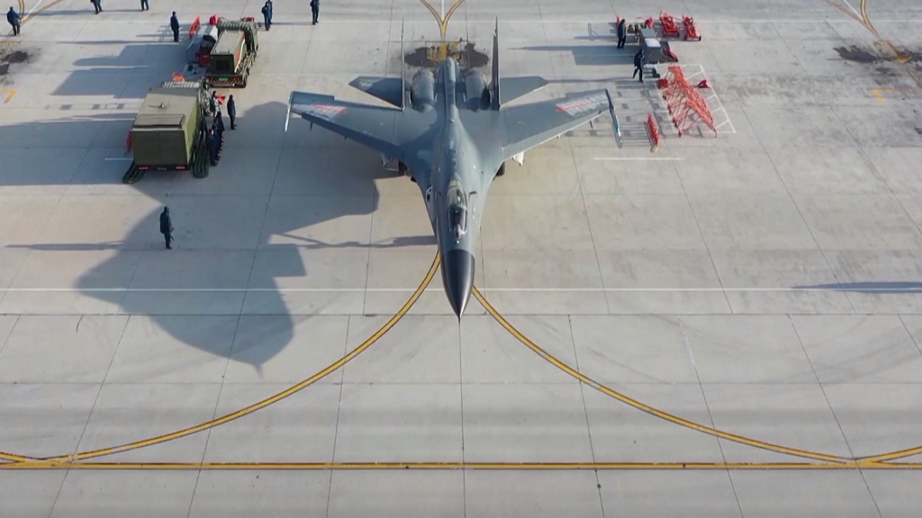 
南京各大医院黄牛代挂号电话票贩子号贩子网上预约挂号,住院检查加快,我国首批歼-11B战机女飞行学员顺利单飞