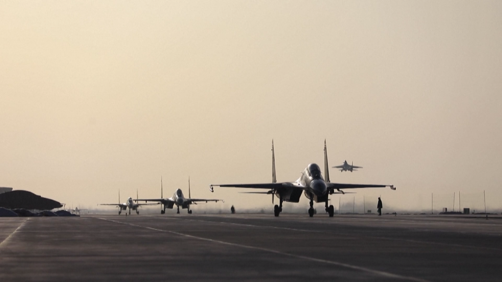 
南京各大医院黄牛代挂号电话票贩子号贩子网上预约挂号,住院检查加快,我国首批歼-11B战机女飞行学员顺利单飞