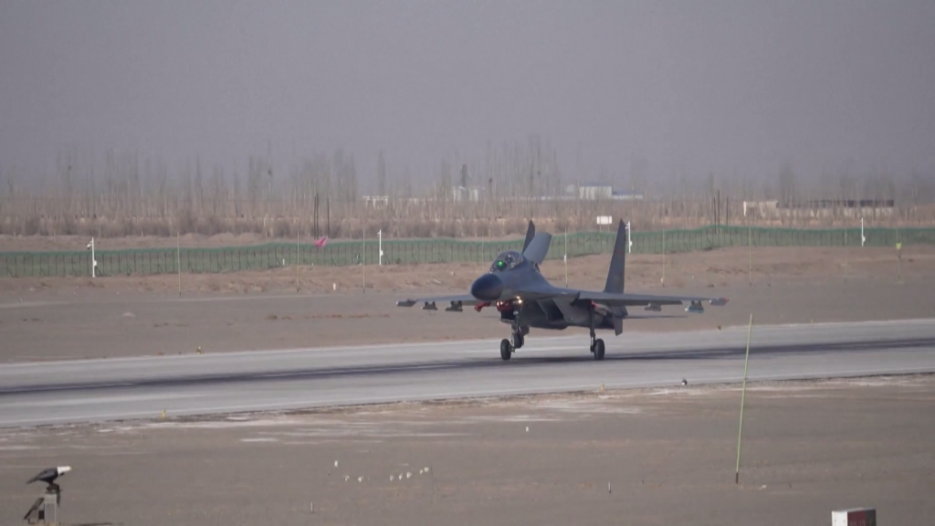 
南京各大医院黄牛代挂号电话票贩子号贩子网上预约挂号,住院检查加快,我国首批歼-11B战机女飞行学员顺利单飞