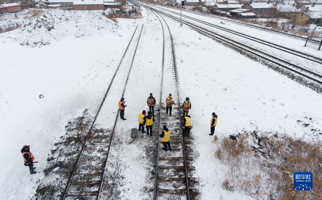 黑龙江：清冰除雪保障铁路运输安全畅通