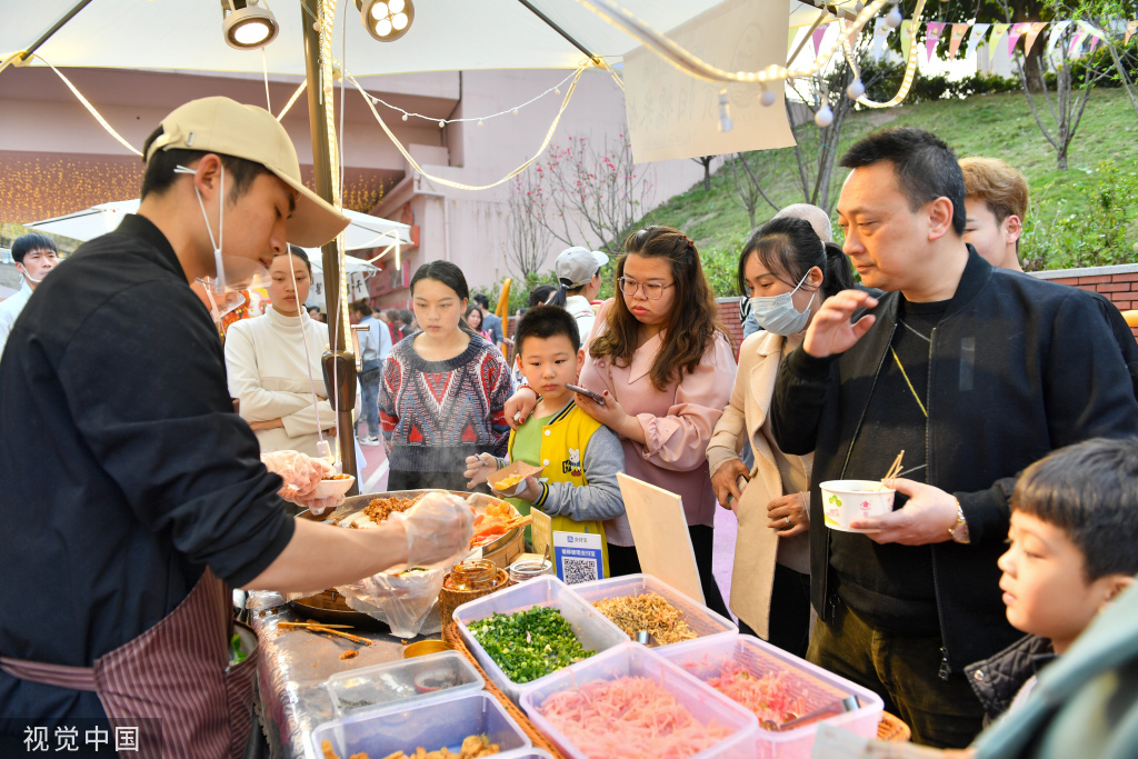 
杭州各大医院黄牛代挂号电话票贩子号贩子网上预约挂号,住院检查加快,重庆：九龙坡夜市热闹非凡